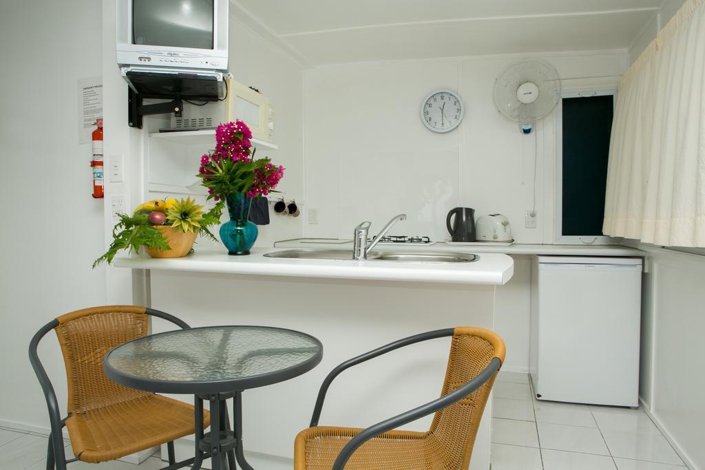 Sunhaven Beach Bungalows (Adults Only) Ραροτόνγκα Δωμάτιο φωτογραφία